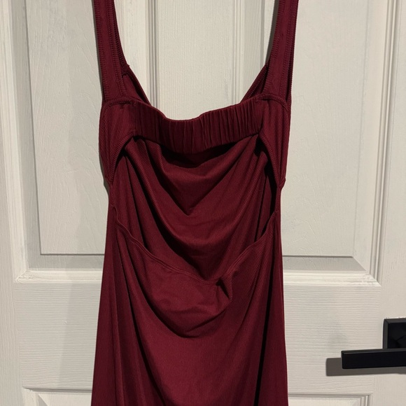 Cider Burgundy Women's Open Back Dress Size Medium - Picture 4 of 5